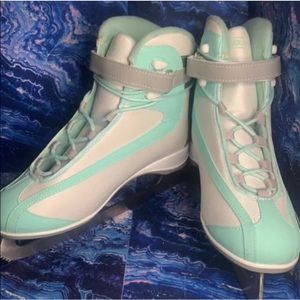DBX ice skates